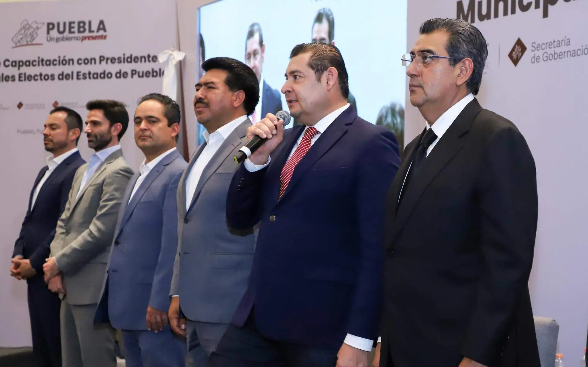 Alejandro Armenta Sergio Cespedes gobernador puebla